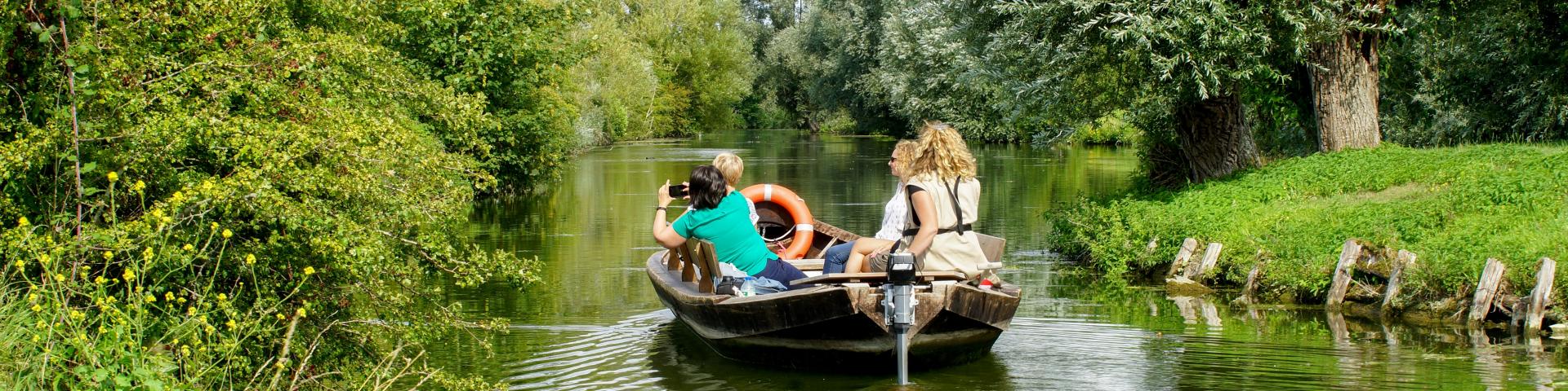 Bootsfahrt in der Gruppe Maison du Marais Bacôve Saint-Martin-Lez-Tatinghem