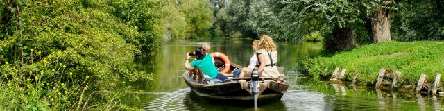 Group boat ride at La Maison du Marais (18)