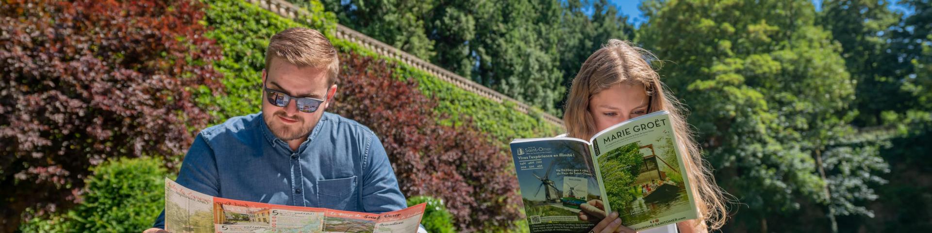 Unsere Broschüren im öffentlichen Garten von Saint-Omer