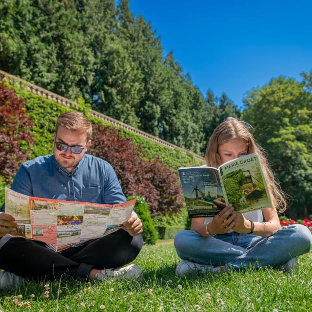 Unsere Broschüren im öffentlichen Garten von Saint-Omer